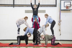 Lapset voimistelemassa